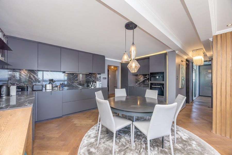 2 Bedroom Property for Sale in Sea Point Western Cape